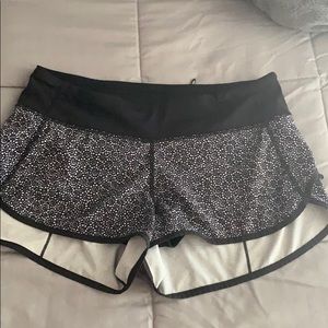 Lululemon shorts size 6